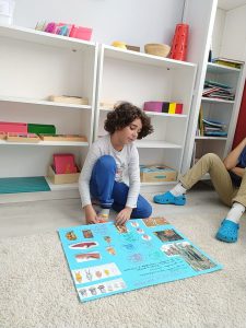 Niño proyecto vestimenta